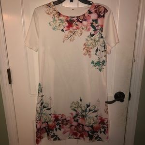 White floral dress🌷